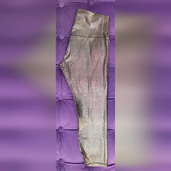 lululemon Align™ High-Rise Pant 25"
Shine In Radiant Foil - Size 14 - Picture 8 of 8